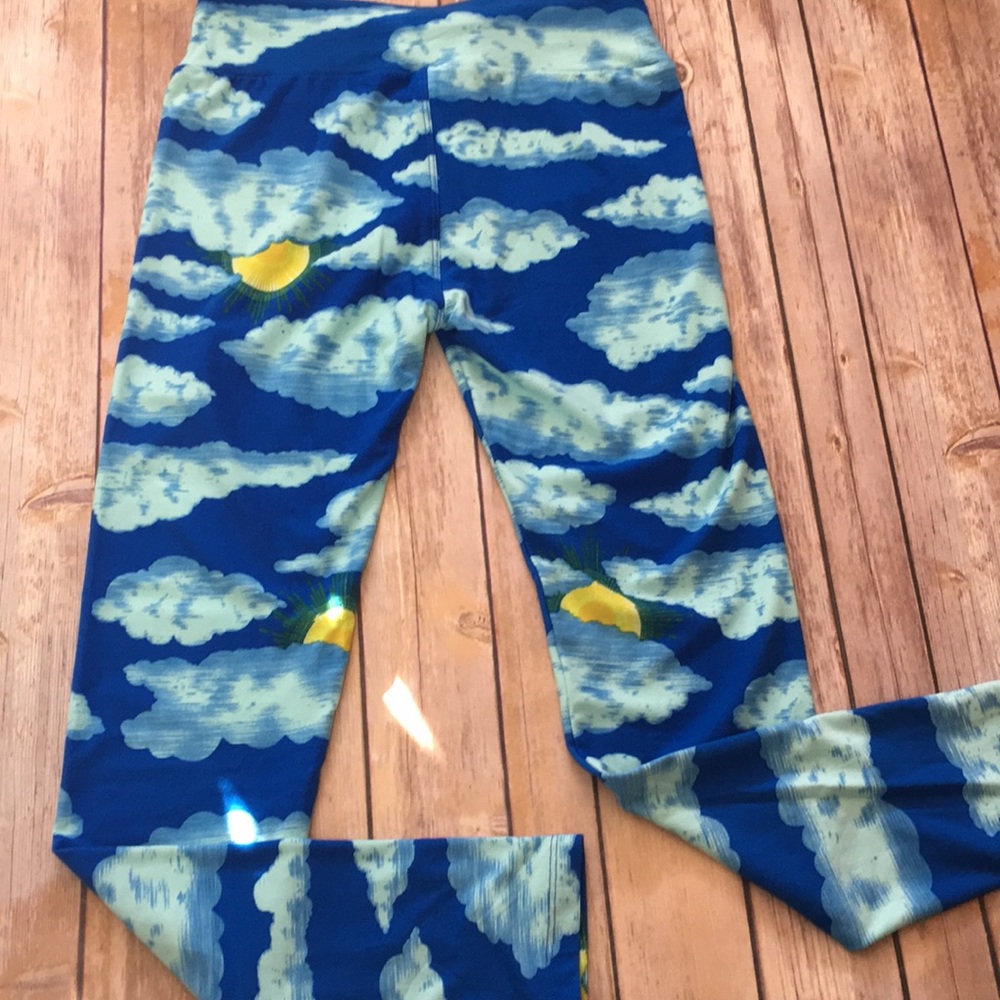 New LuLaroe Cloud Leggings - Picture 2 of 6